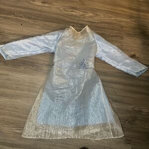 Disney 4T Elsa baby blue dress with arm lights
